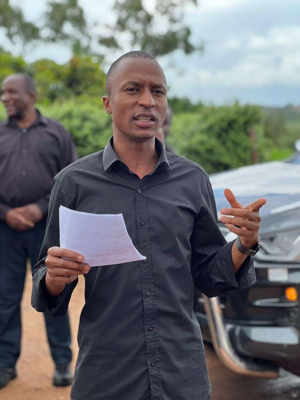 A Beacon of Hope: Hon. Gift Ostallos Siziba’s Generous Aid to Storm-Affected Families in Sizinda